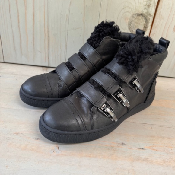 UGG PALVING BLAACK LEATHER SHEEPSKIN SNEAKERS NIB - Picture 7 of 10